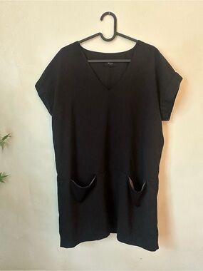MAAC London Black V-Neck Mini Dress with Front Pockets Size Large